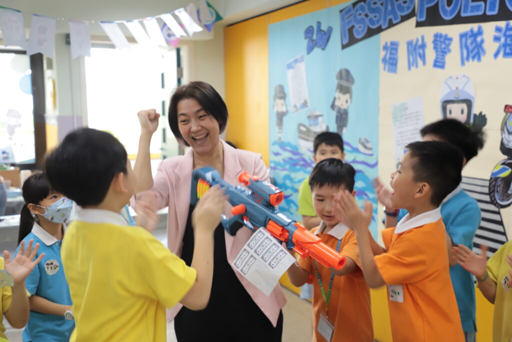 教育+校長室-福建中學附屬學校-全人教育-徐區懿華校長