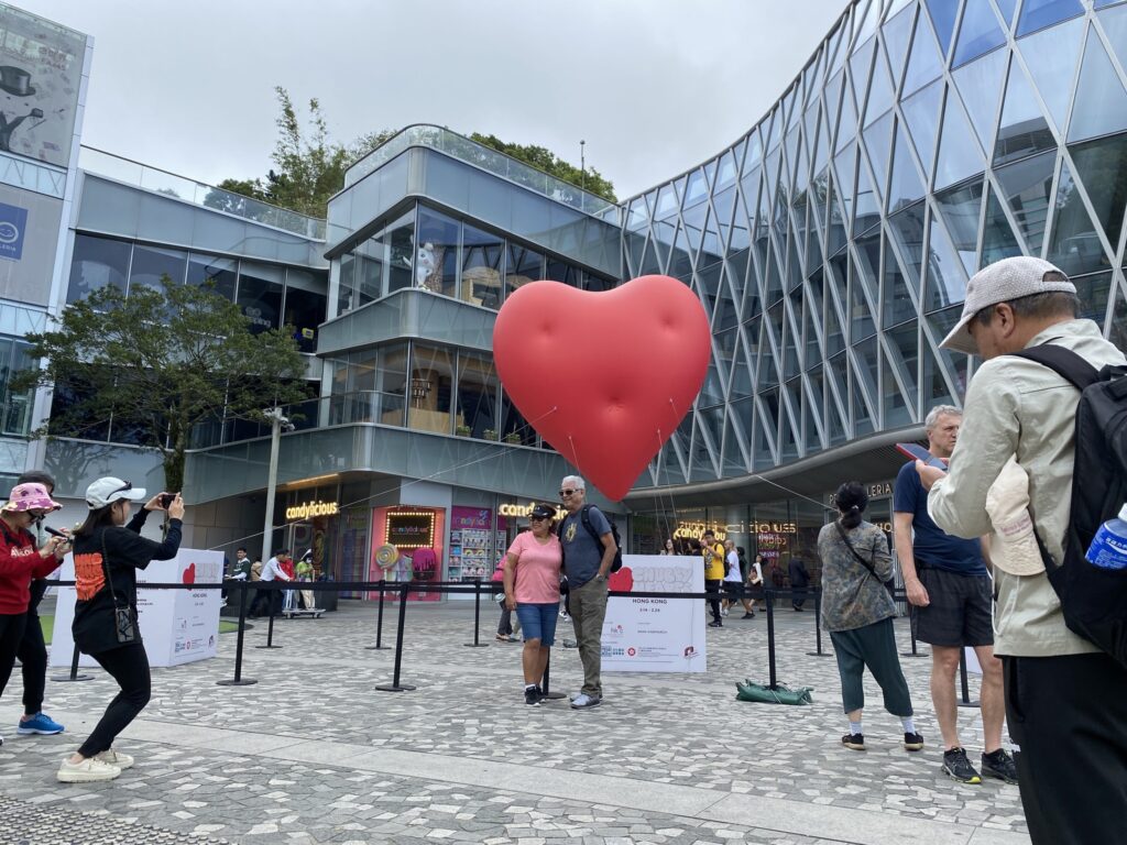 飄浮紅心-藝術裝置-打卡-快閃1