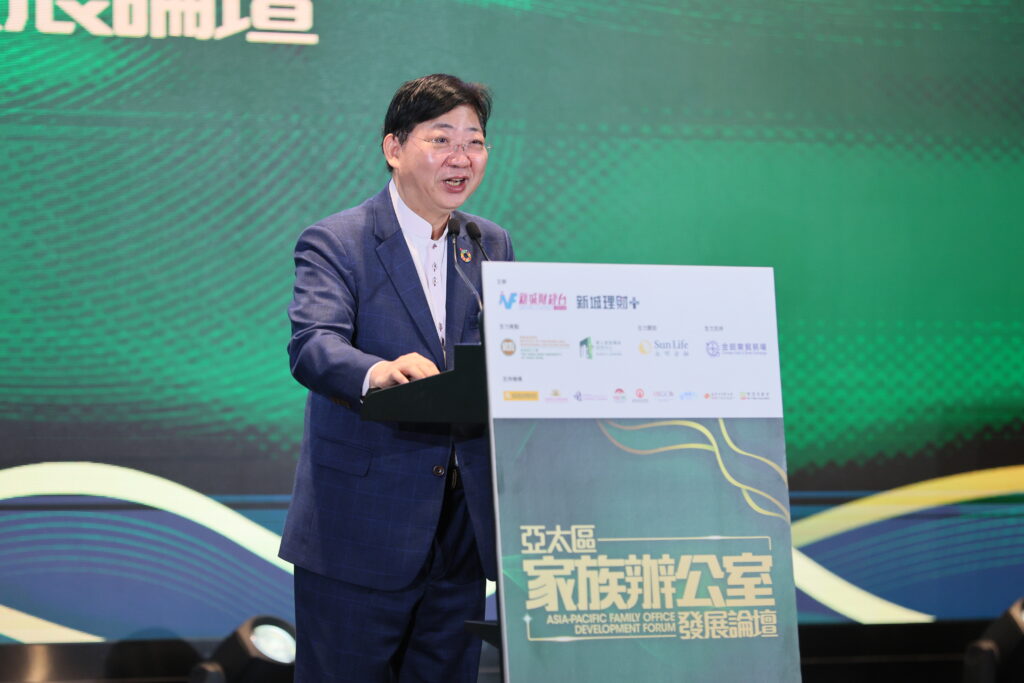 香港恒生大學校長何順文先生