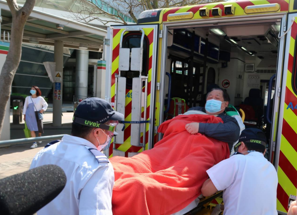 娛樂-明星健康-長者跌倒-秦煌-獨居-入院