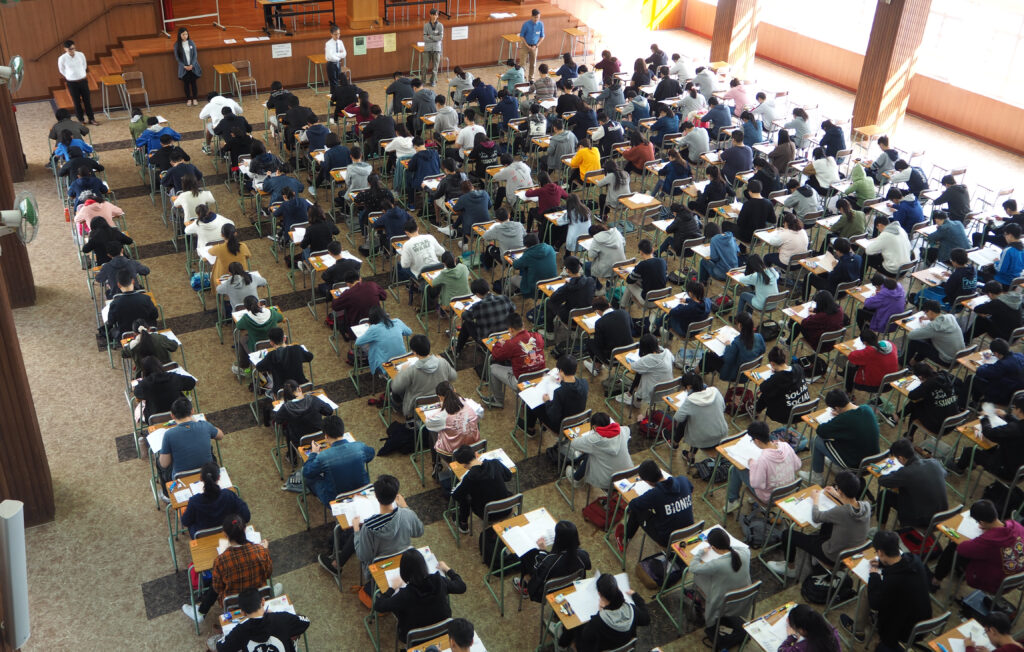 惡劣天氣-文憑試-上課-天文台-學校停課2