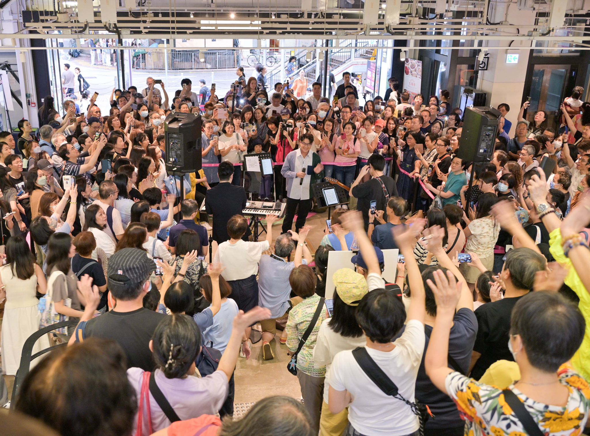 娛樂-明星-羅啟豪-Busking