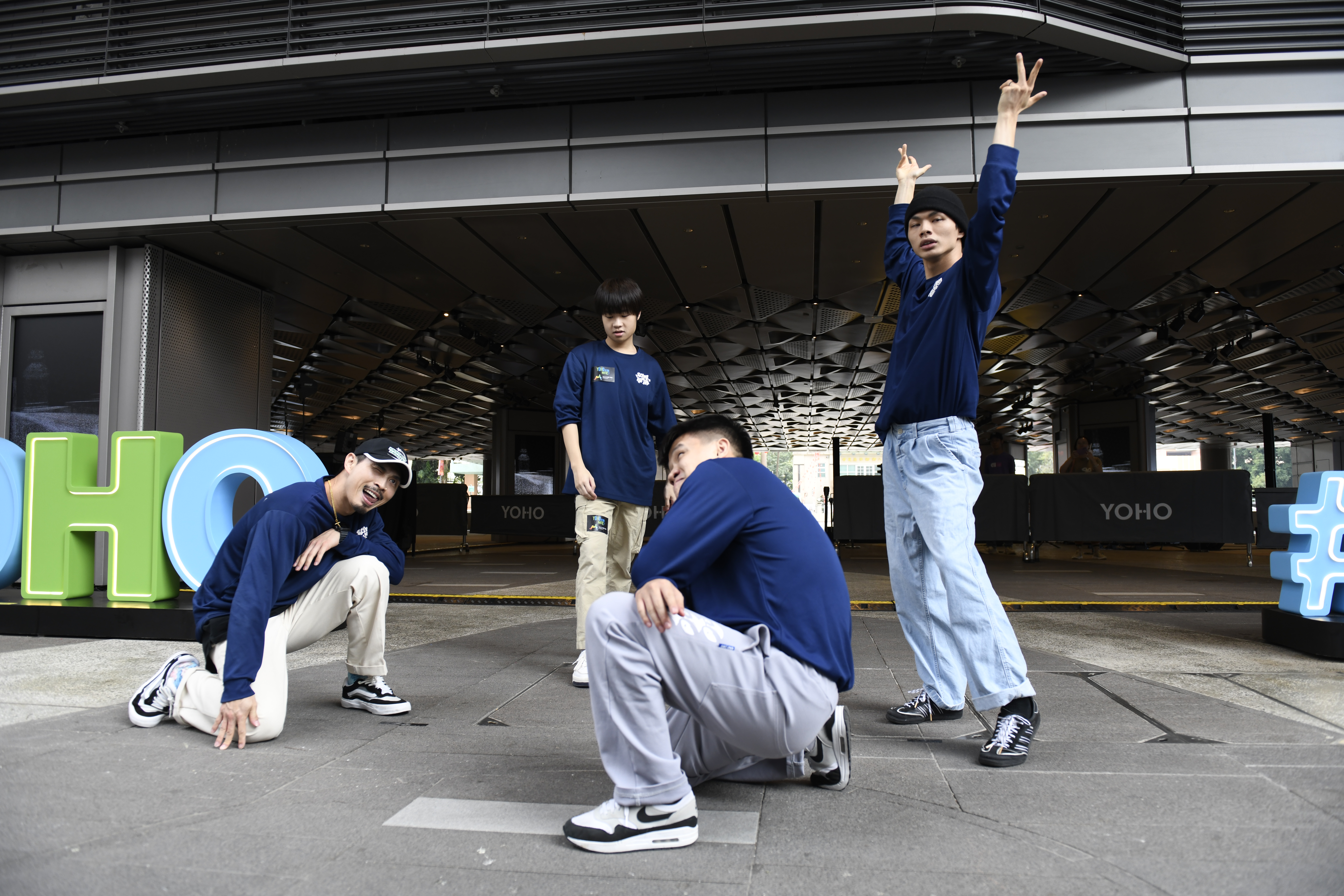 娛樂-yohomix元點-戶外廣場mix-hall-z世代咪高峰會