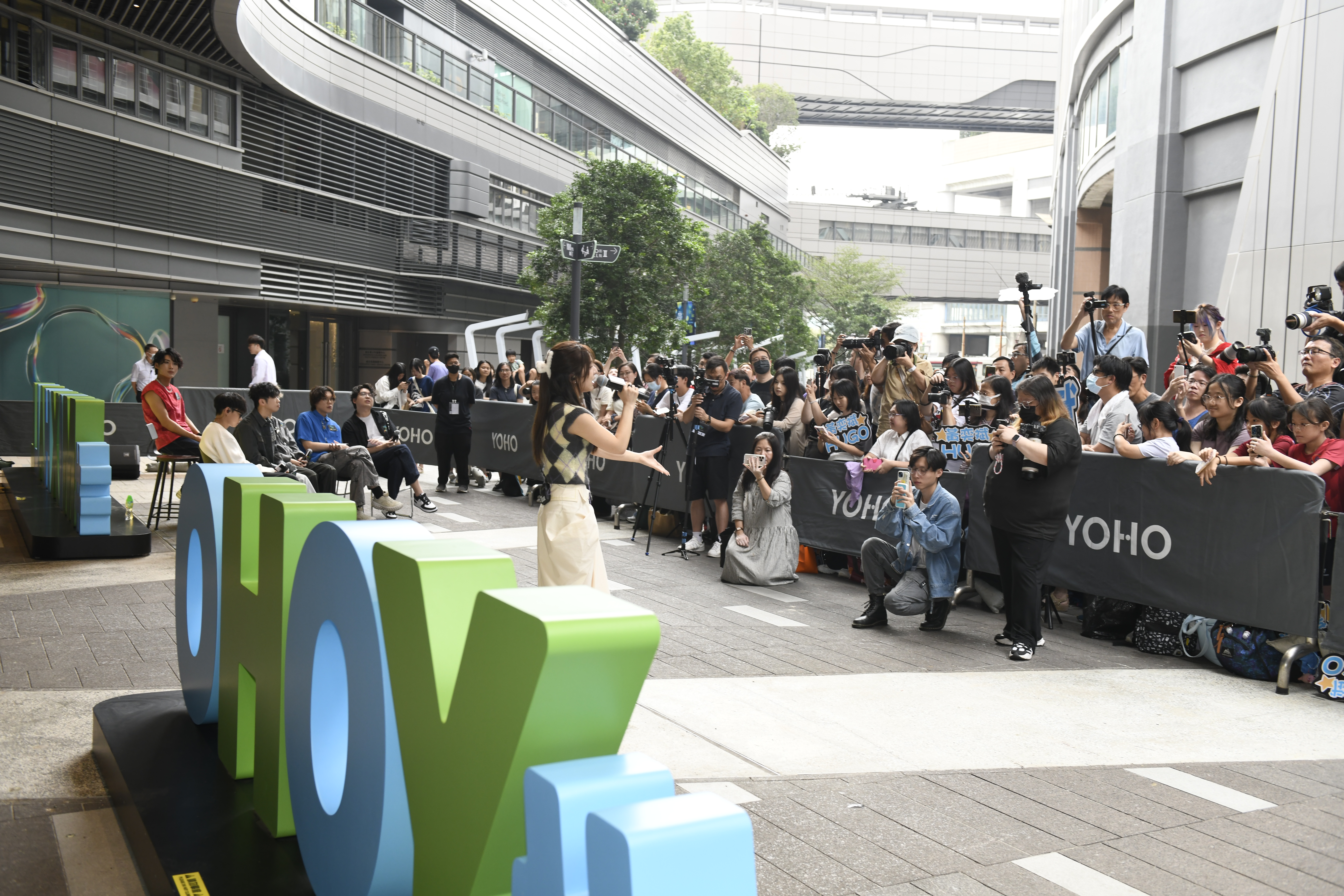 娛樂-yohomix元點-戶外廣場mix-hall-z世代咪高峰會