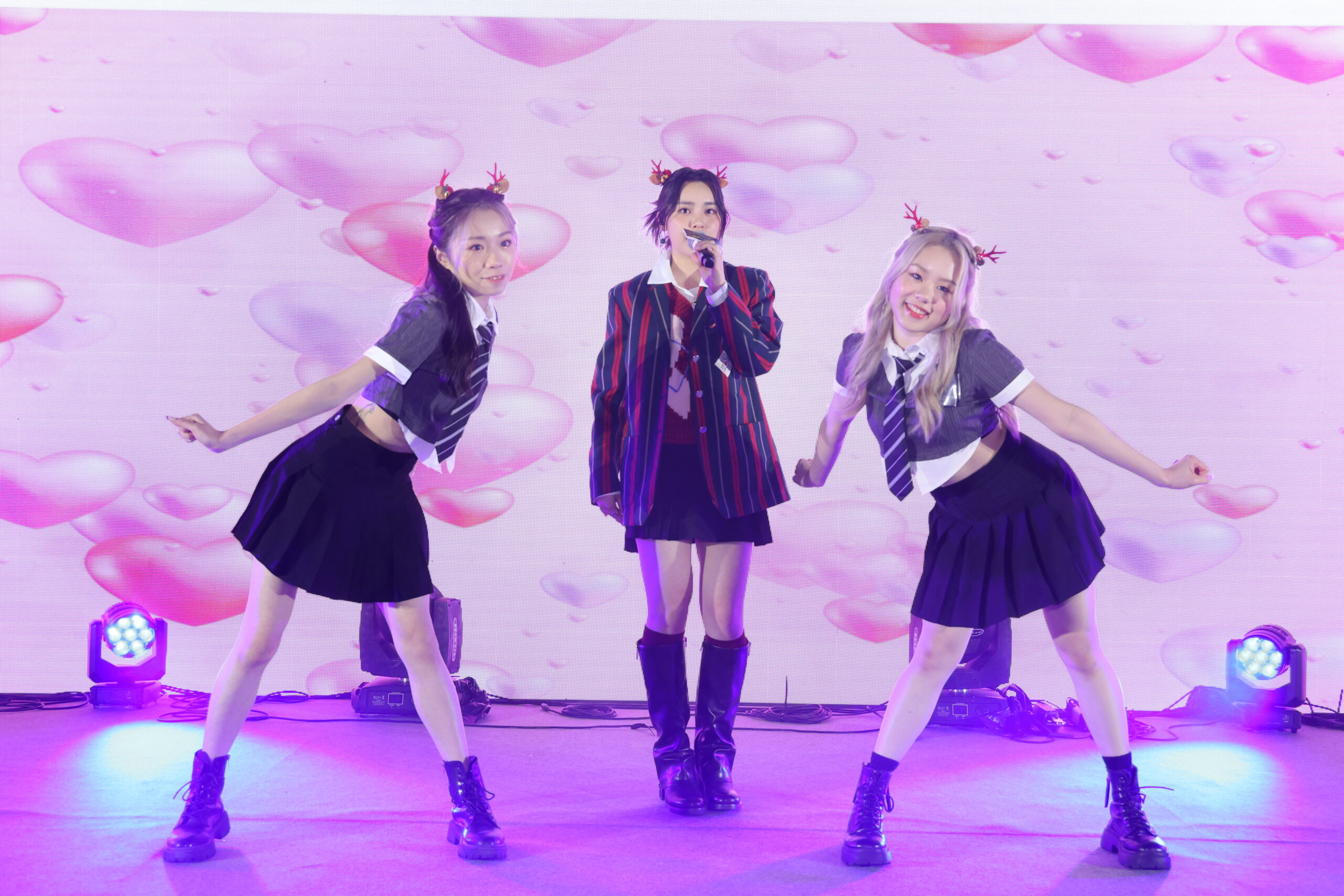 yoho-jingledreams聖誕玩樂舞台秀-魏浚笙-姚焯菲