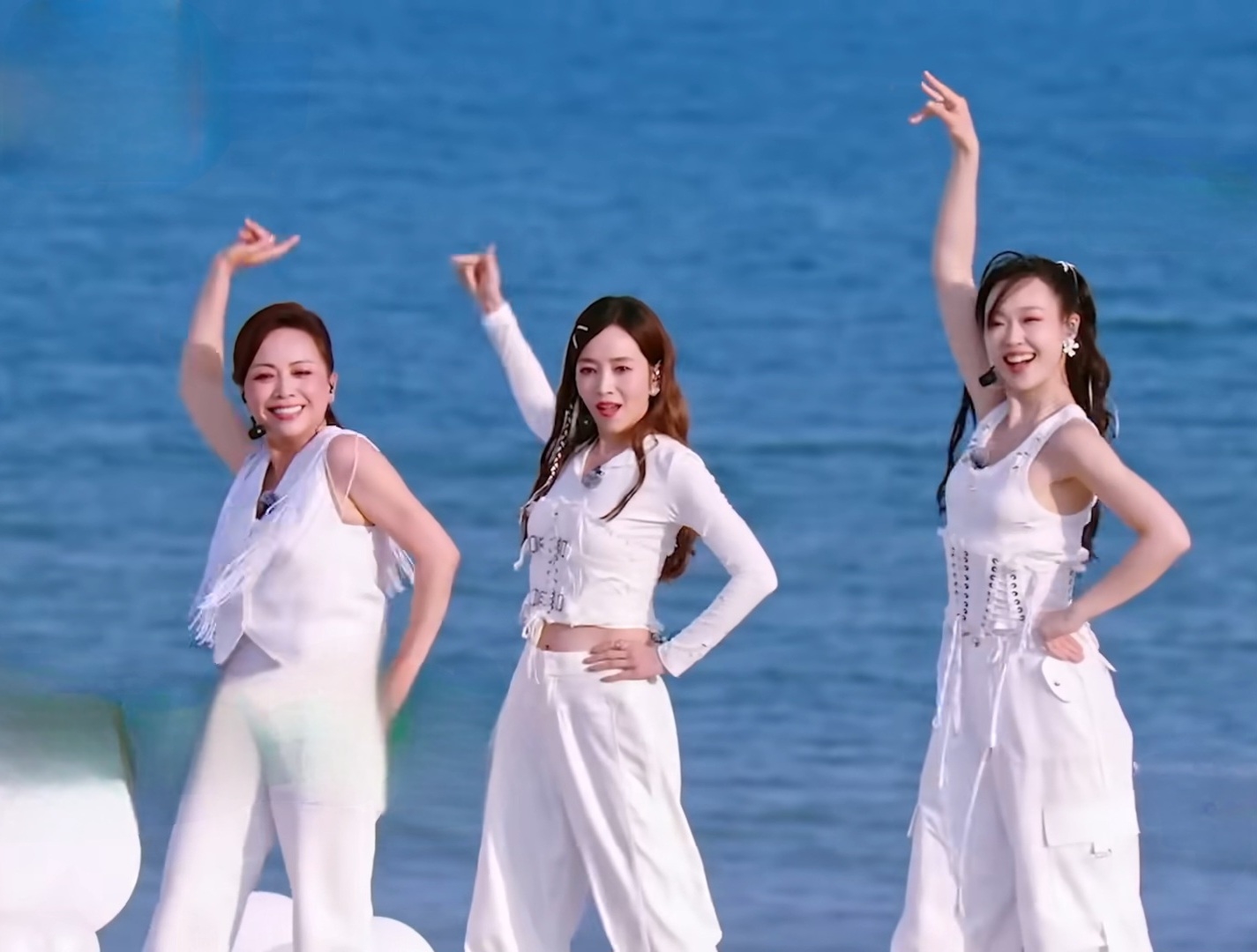 娛樂-鄧萃雯-乘風破浪的姐姐-組女團