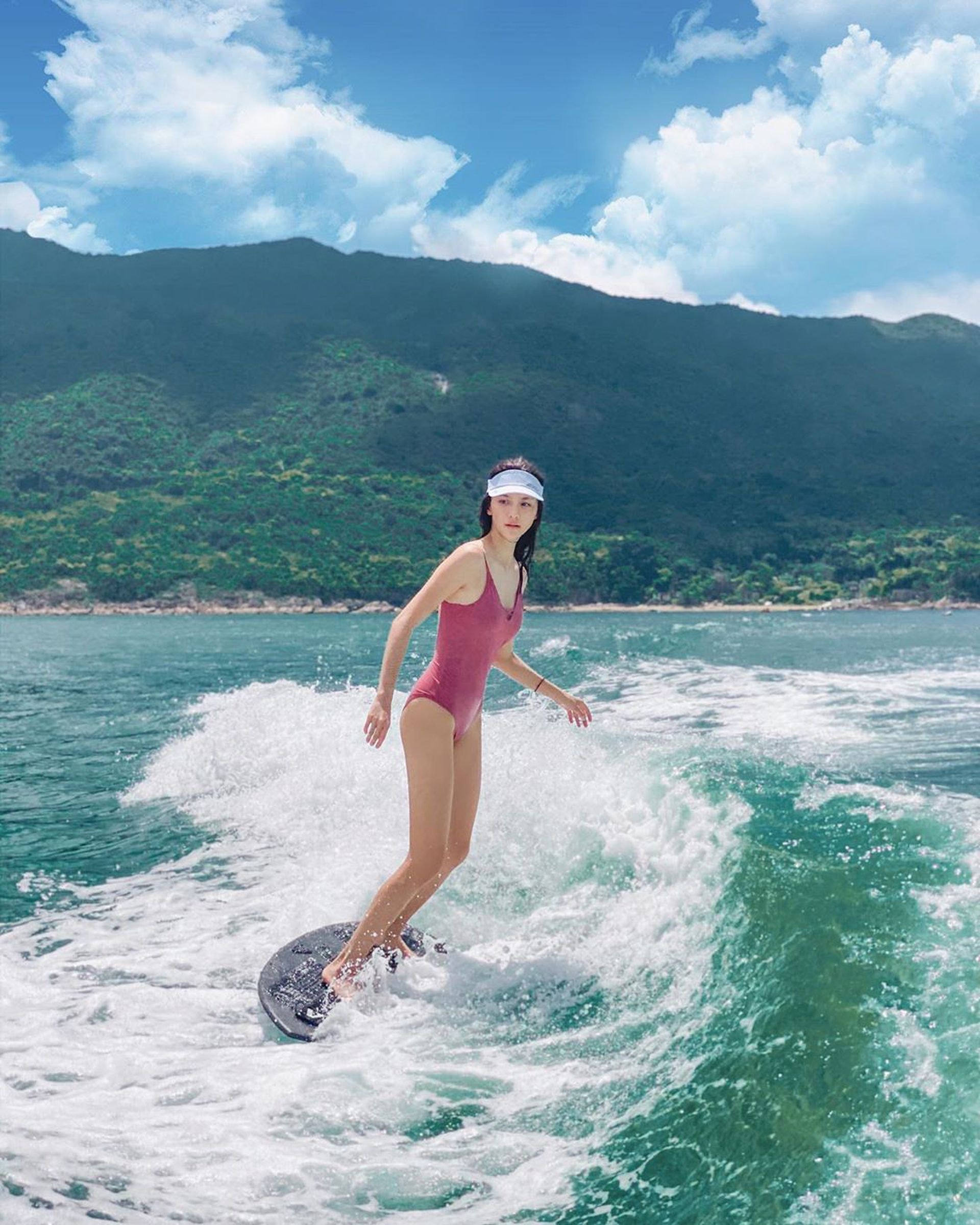 娛樂-陳庭欣-無繩滑浪wakesurf-狂扭纖腰