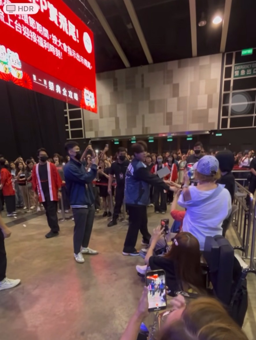 娛樂-miro見面祭-姜濤-單膝跪姜糖