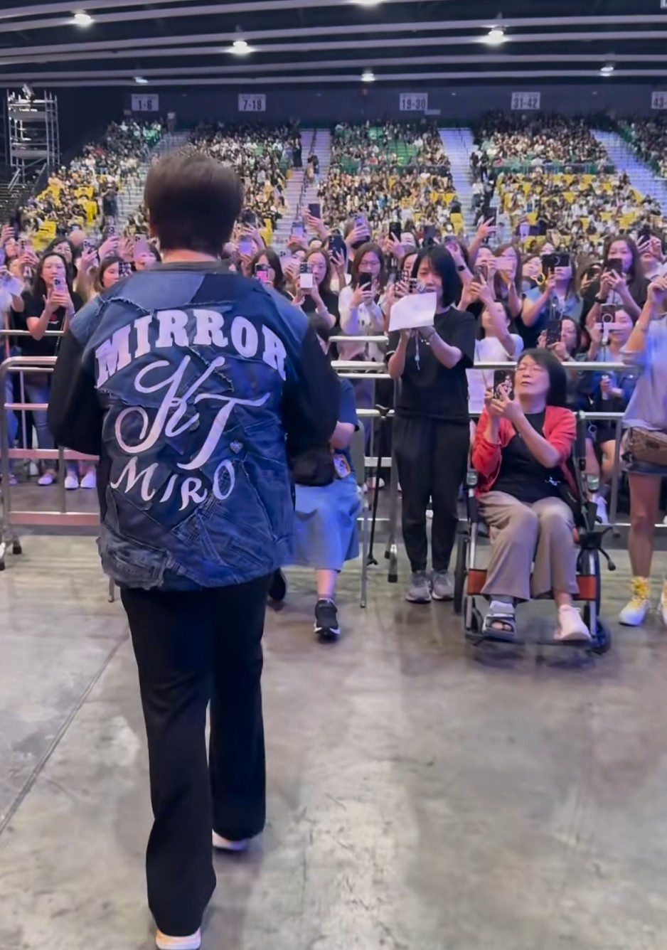 娛樂-miro見面祭-姜濤-單膝跪姜糖