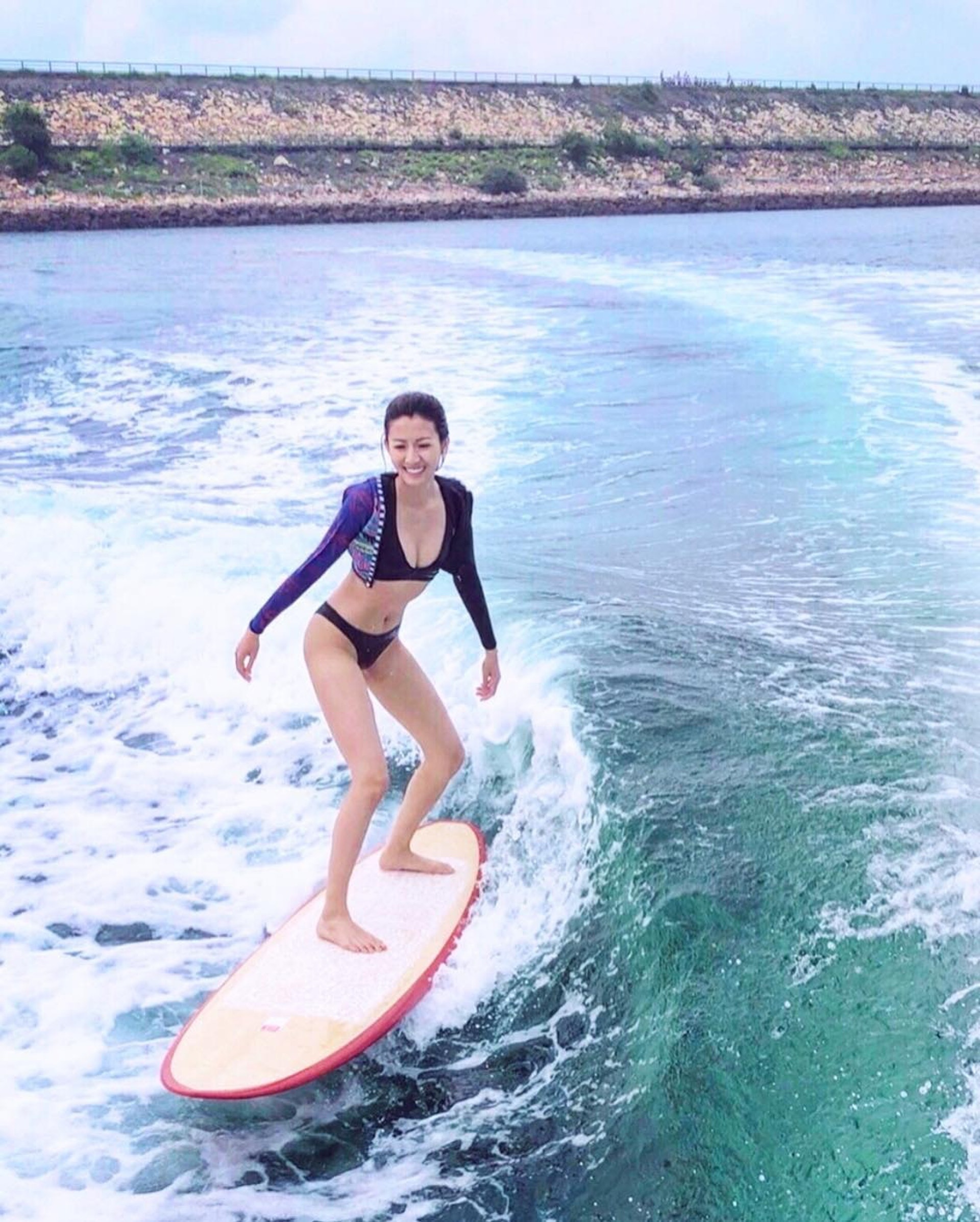 娛樂-陳庭欣-無繩滑浪wakesurf-狂扭纖腰