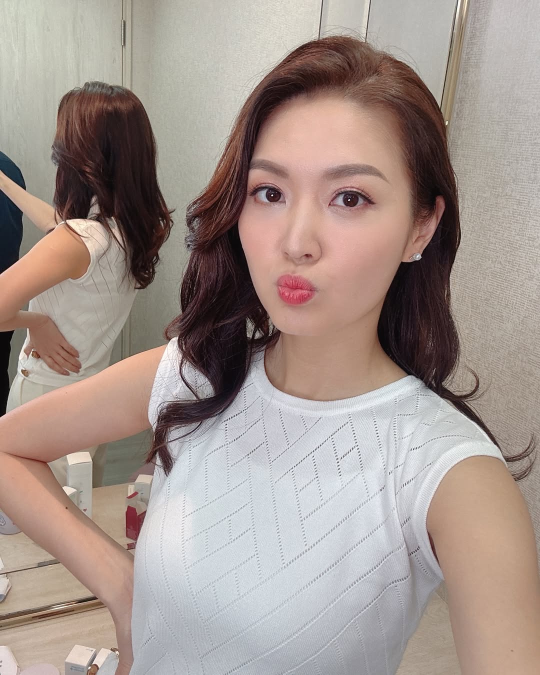 娛樂-陳庭欣-無繩滑浪wakesurf-狂扭纖腰